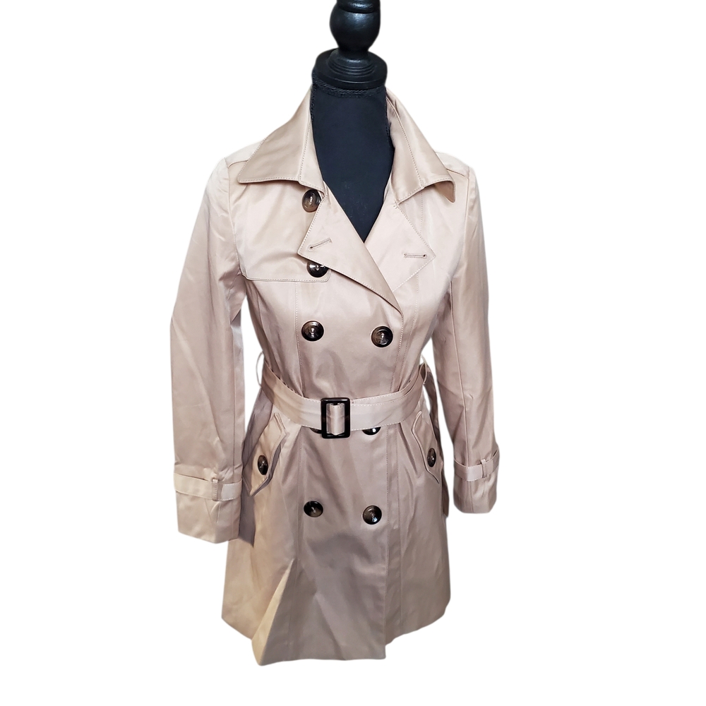 Chic Beige Double-Breasted Trench Coat